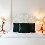 The Little Paris Apartment In Central Bucharest